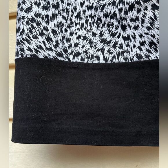 Michael Kors, black/white zebra pattern, mini skirt, black, solid black detail,4 - Picture 4 of 5